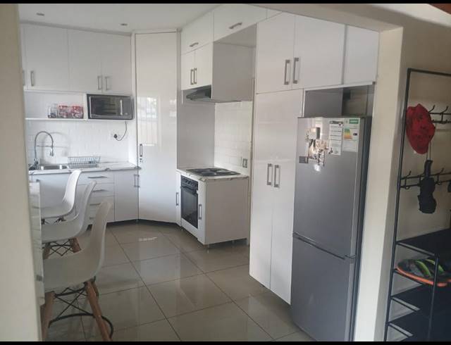 5 bed property for sale in RIDGEWAY